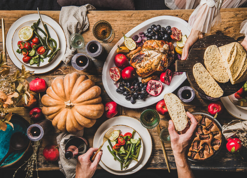 Thanksgiving,Party,Table,Setting.,Flat-lay,Of,Whole,Roasted,Chicken,,Vegetables,